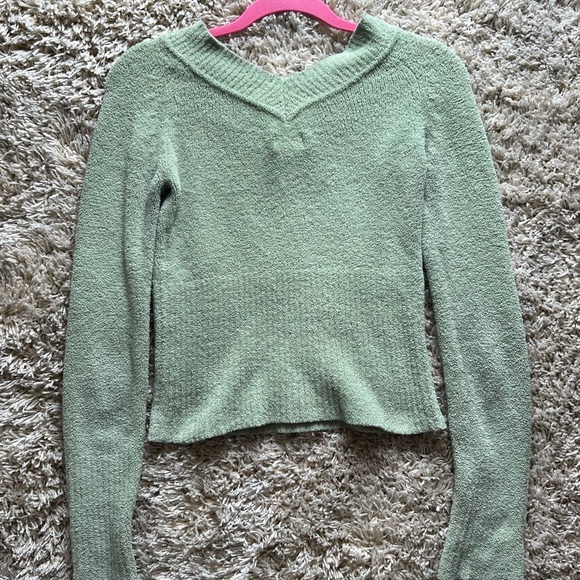 fuzzy green v-neck sweater - Picture 2 of 3